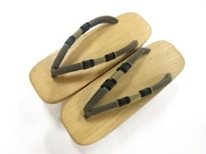未使用品　桐下駄(22センチ)